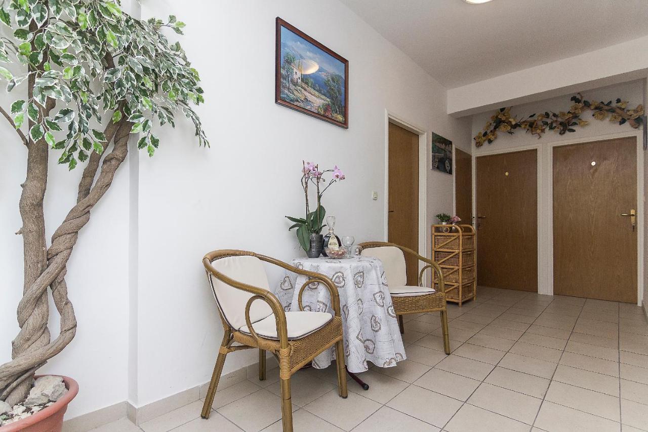 Apartments Erceg Макарська Екстер'єр фото